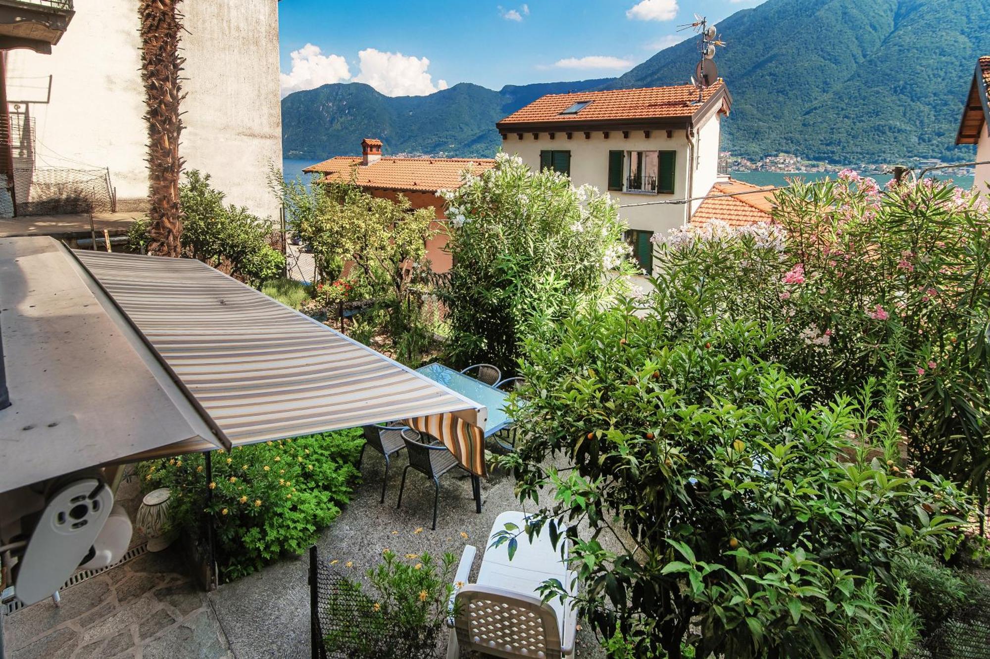 Delizioso Bilocale Vista Lago Colonno المظهر الخارجي الصورة