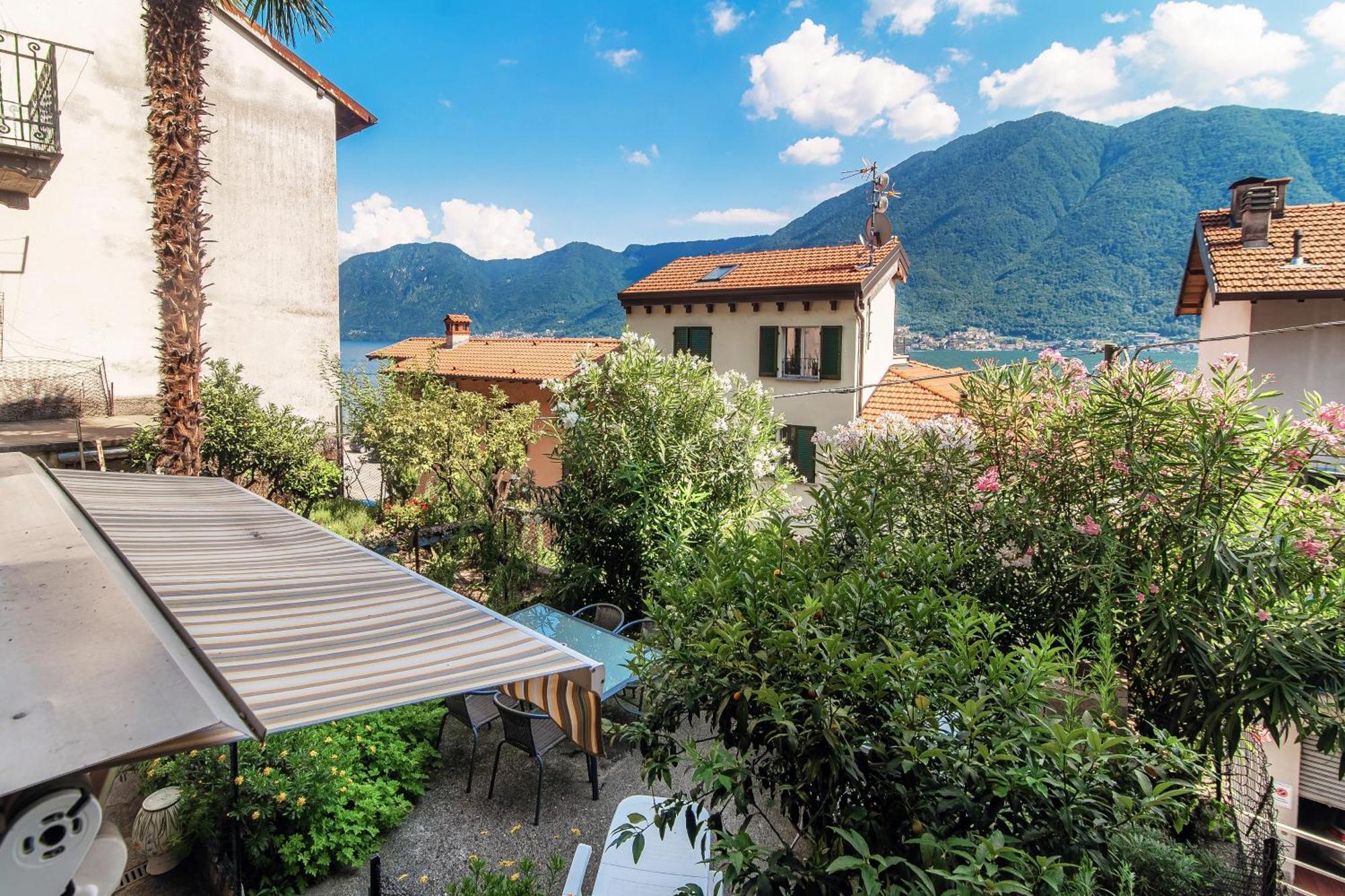 Delizioso Bilocale Vista Lago Colonno المظهر الخارجي الصورة