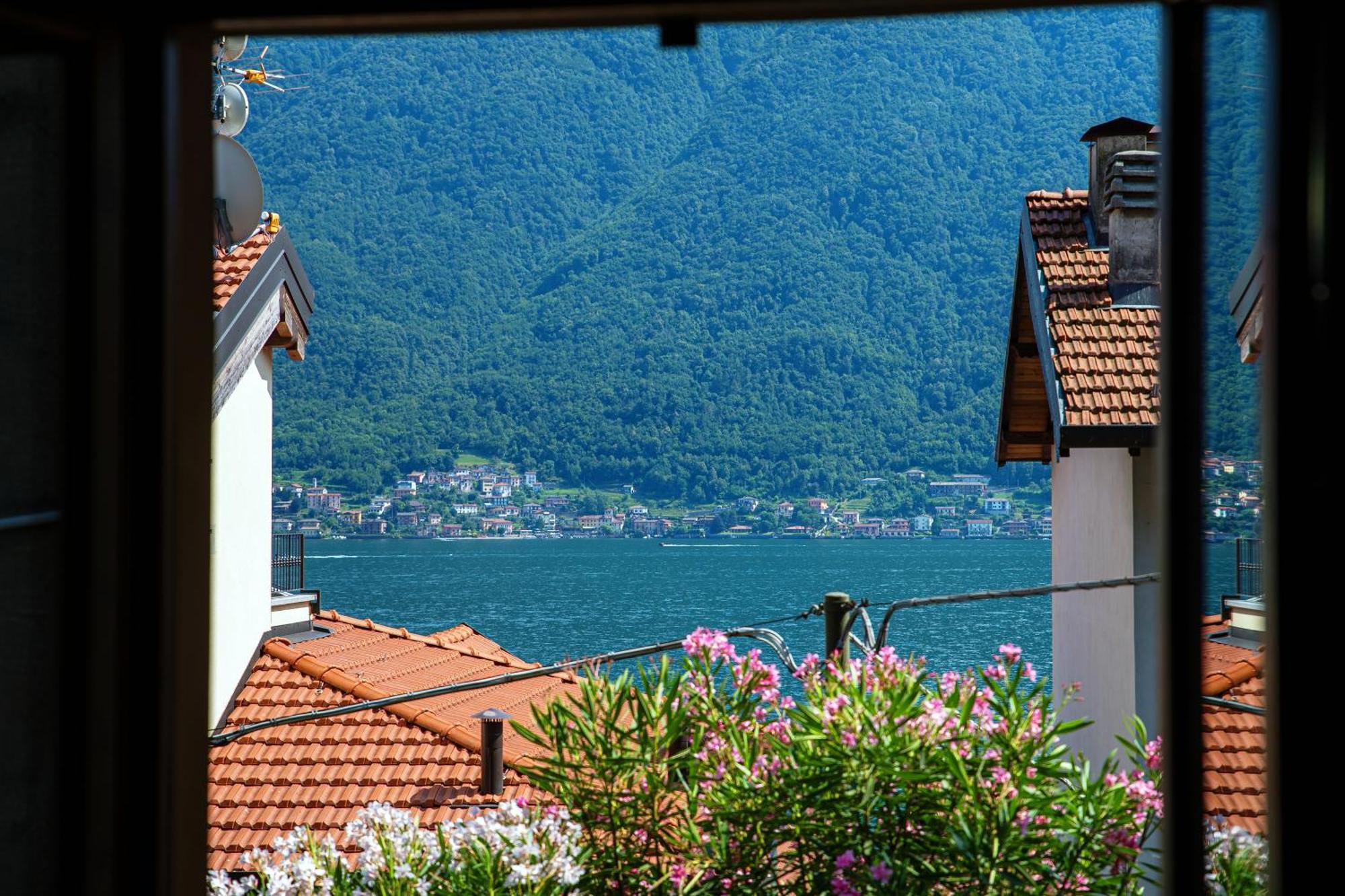 Delizioso Bilocale Vista Lago Colonno المظهر الخارجي الصورة